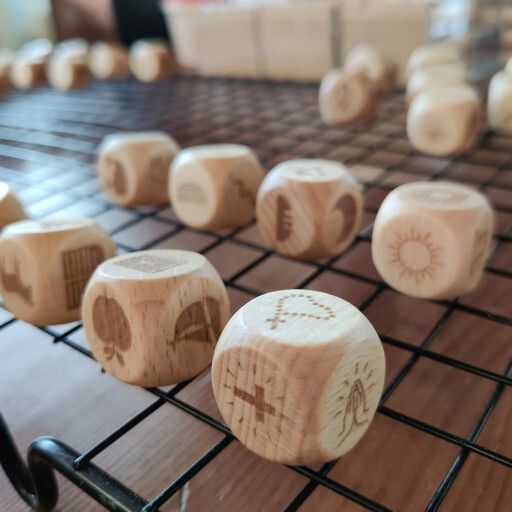 katolikus-sztorikocka