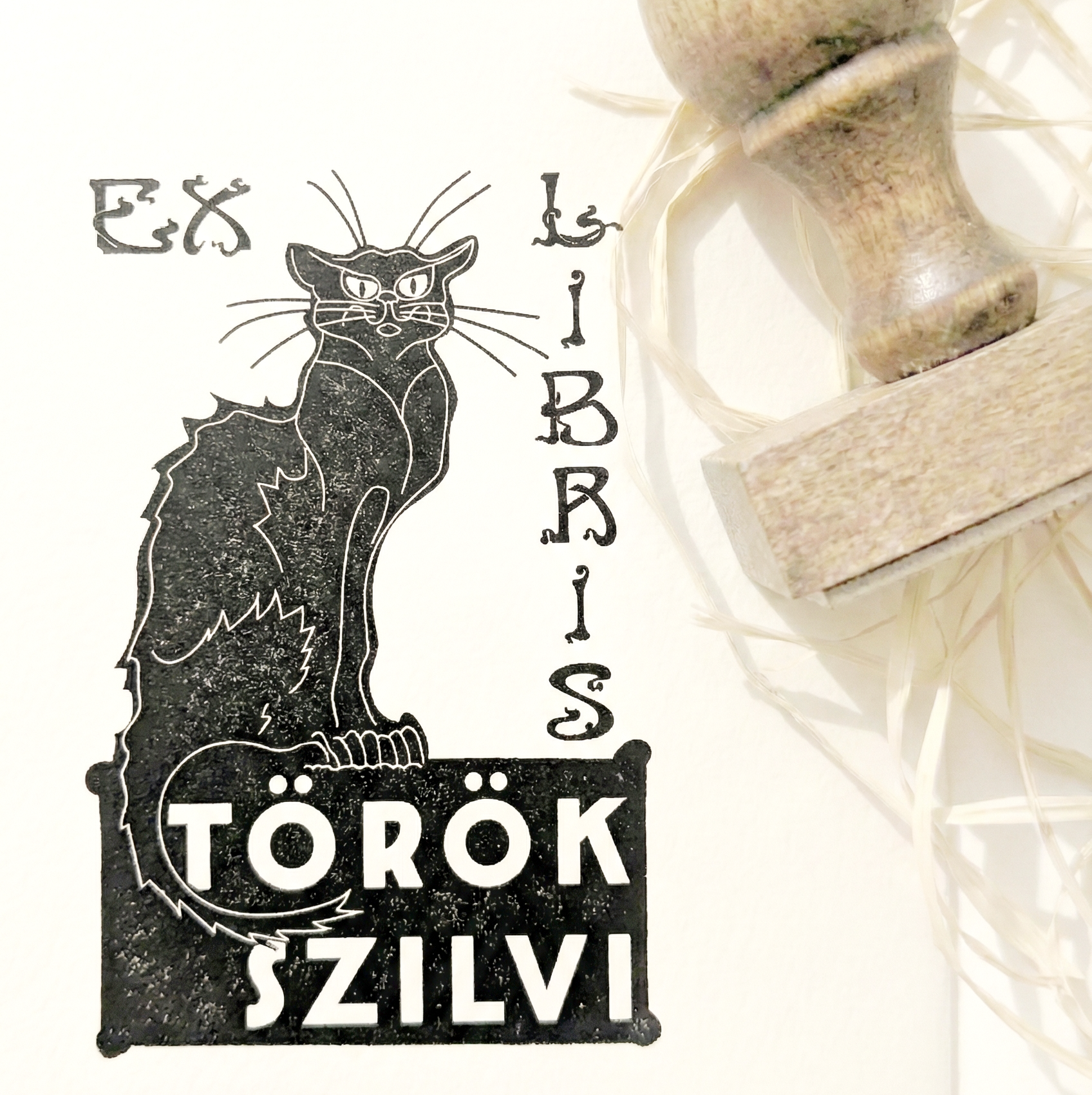 Névre szóló Ex Libris Pecsét / Könyvpecsét - Fekete macskás ex-libris-fapecsét-retró