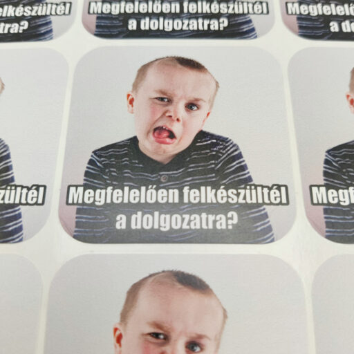 maxi-dogamem-matrica-tanaroknak-kisgyerek